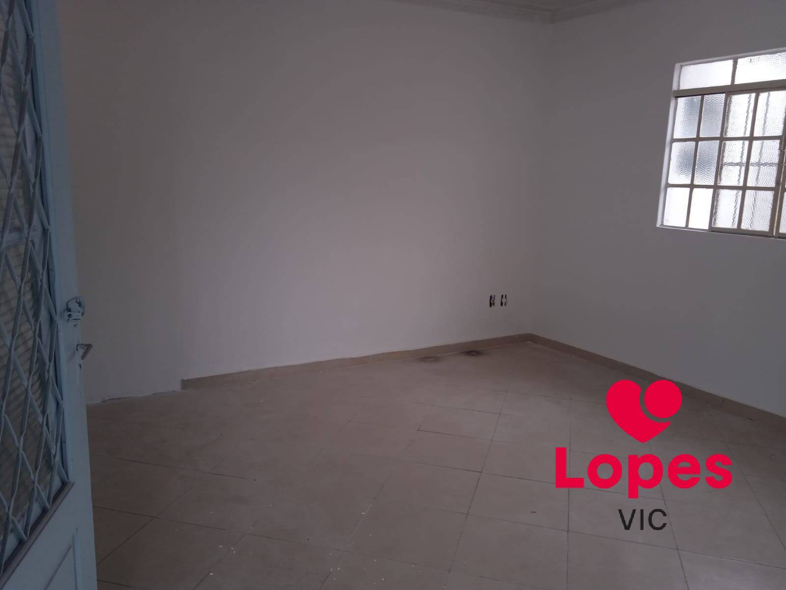 Casa à venda e aluguel com 8 quartos, 265m² - Foto 18